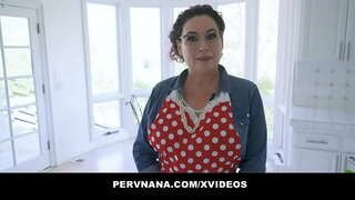 Avoa Amanda Ryder Segredo Profesión Mostra o Seu Stepgrandson de Primeira Man