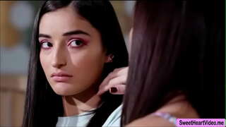 Alana Cruise kwaye Emily Willis sebenzisa ngamnye abanye ulwimi ukuba ufikelelo kwincam yoluvo yesondo Alana Cruise kwaye Emily Willis sebenzisa ngamnye abanye ulwimi ukuba ufikelelo kwincam yoluvo yesondo