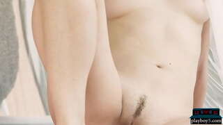 Petite ngora model pirang nembongkeun off nya endah pisan ketang awak jeung panas burit