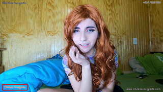 Ӱдыр экран ончылно ылыжалтше