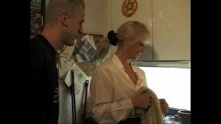 ���ાતા એક પુત્ર અને તેના મિત્ર