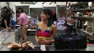 Nude dilettante yn cael shlong