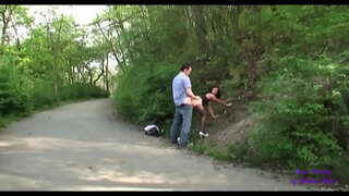 ���્રથમ તેઓ દરેક અન્ય સ્પર્શ એક બાર અને પછી તેઓ જાઓ કરવા માટે વાહિયાત જાહેર બગીચા